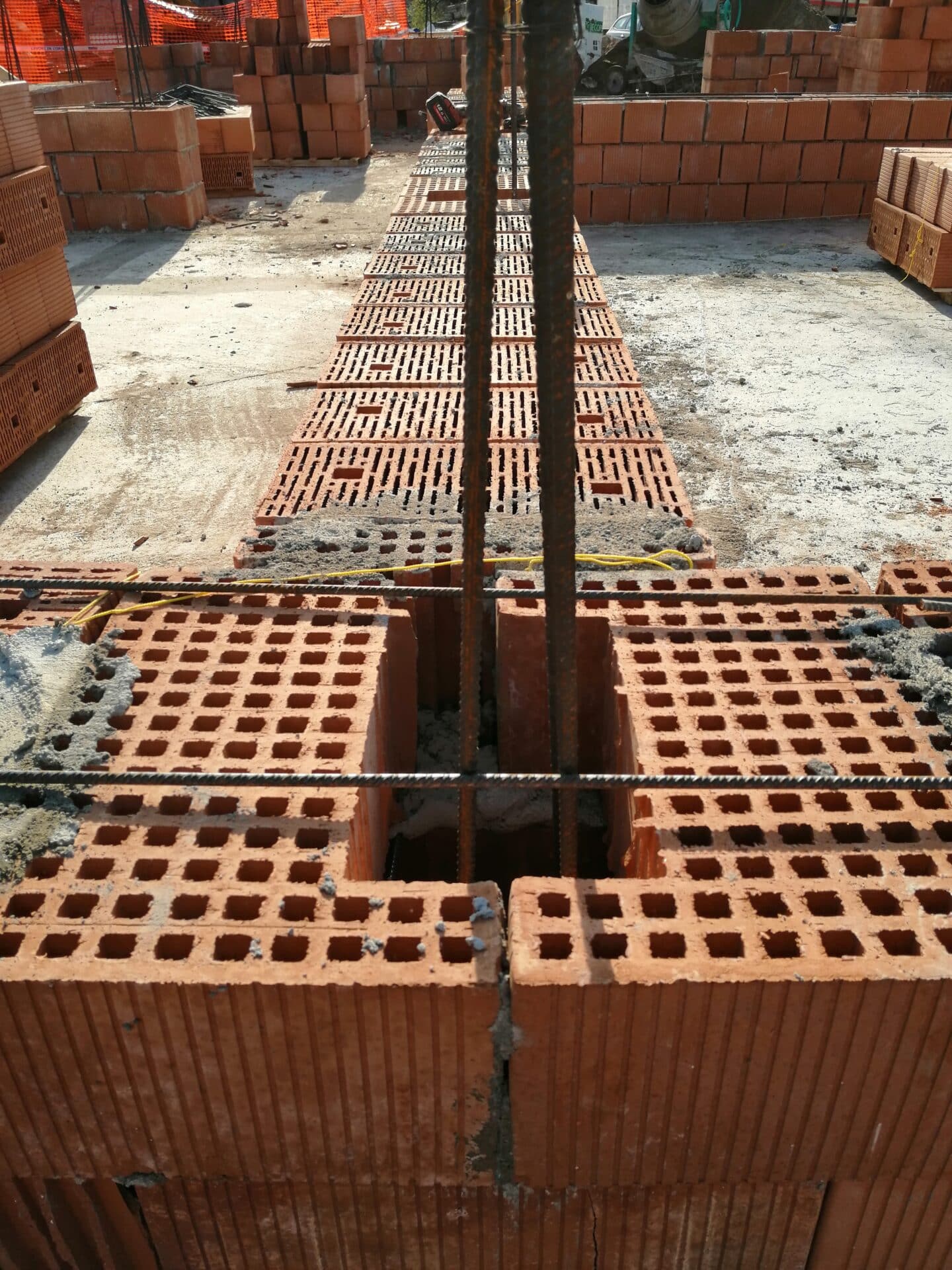 Blocchi in laterizio Poroton caratteristiche e soluzioni T2D