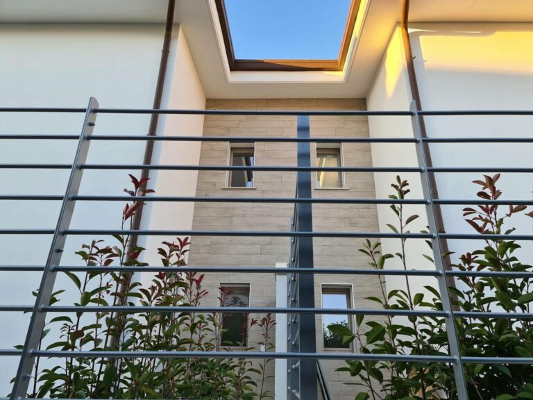 Luce, Massa e Architettura: Connessioni Progettuali tra Muratura e Trasparenza
