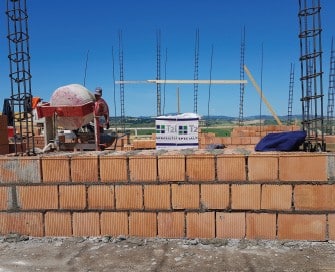 Murature performanti per edifici sicuri e sostenibili. Dal P600 al P800: guida pratica alla scelta del Poroton giusto