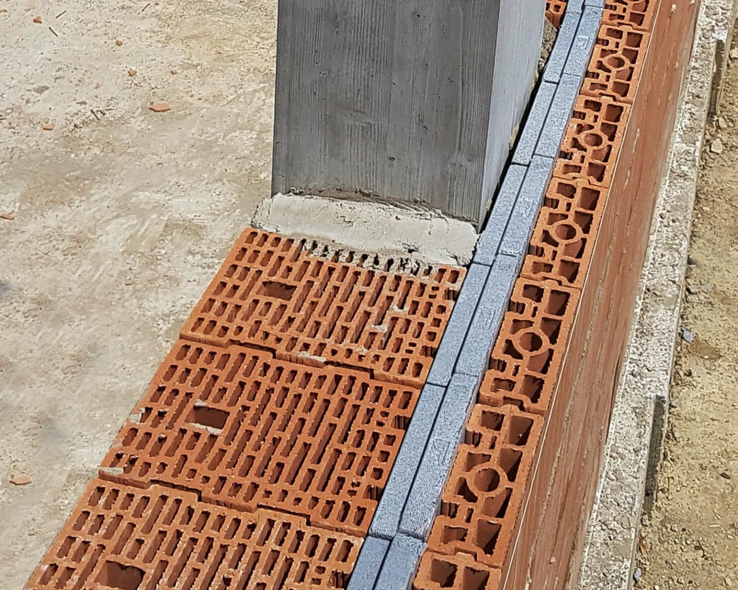 Murature portanti e tamponamenti: le due anime del sistema TRIS