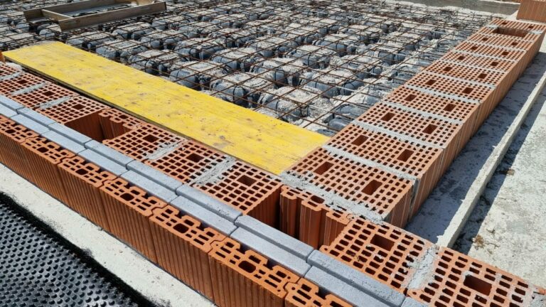 I Mattoni Forati Poroton: Produzione, Caratteristiche e Applicazioni nell’Edilizia Moderna