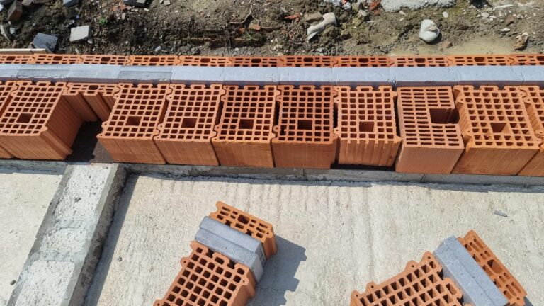 Durabilità, manutenzione e ciclo di vita delle murature in laterizio: lettura tecnica nel lungo periodo