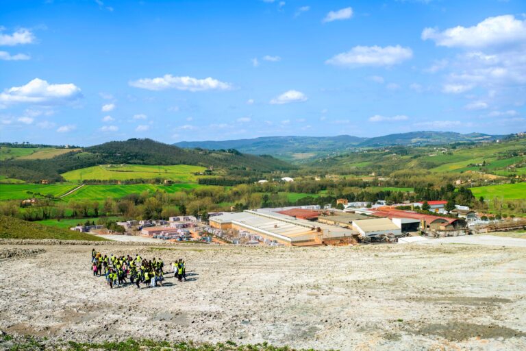 Il parco rigenerativo T2D di Todi: come una cava d’argilla attiva diventa il più grande parco rigenerativo d’Italia